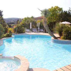 Royal 3* Cassis