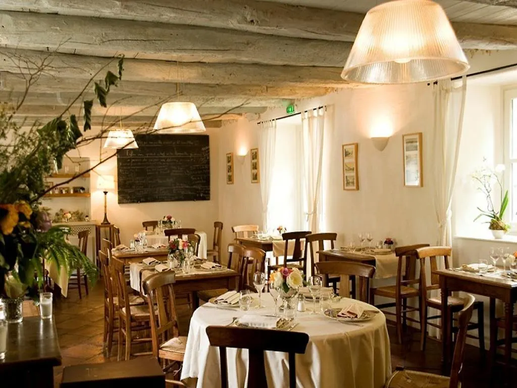 Blesle Hotel La Bougnate צרפת